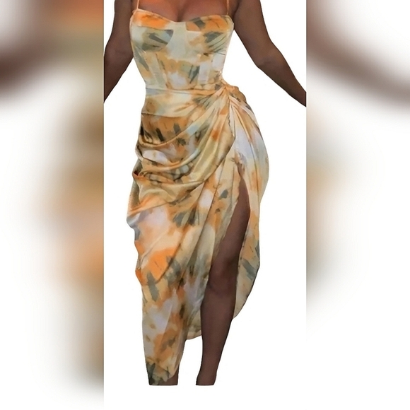 CBR Dresses & Skirts - CBR Floral satin ruched bustier midi dress. Size small NWT